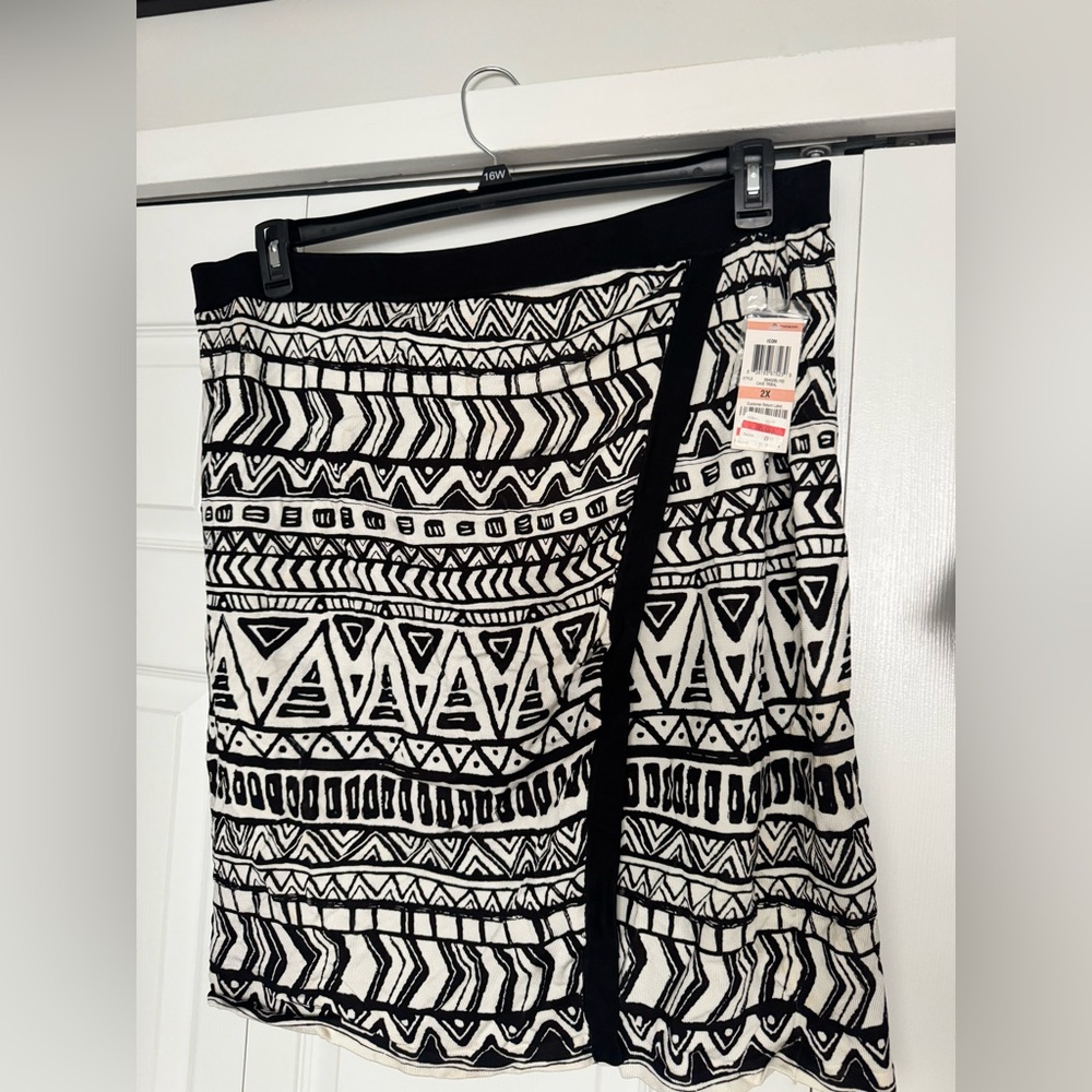Ing Black and White Geometric Skirt